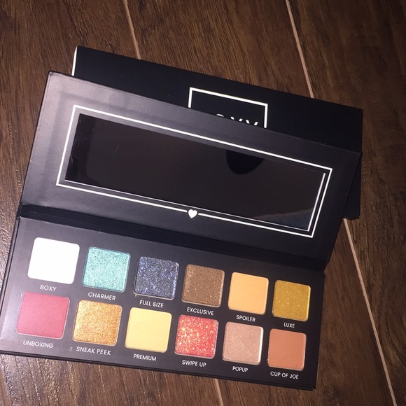 Boxy charm palette - Picture 3 of 3